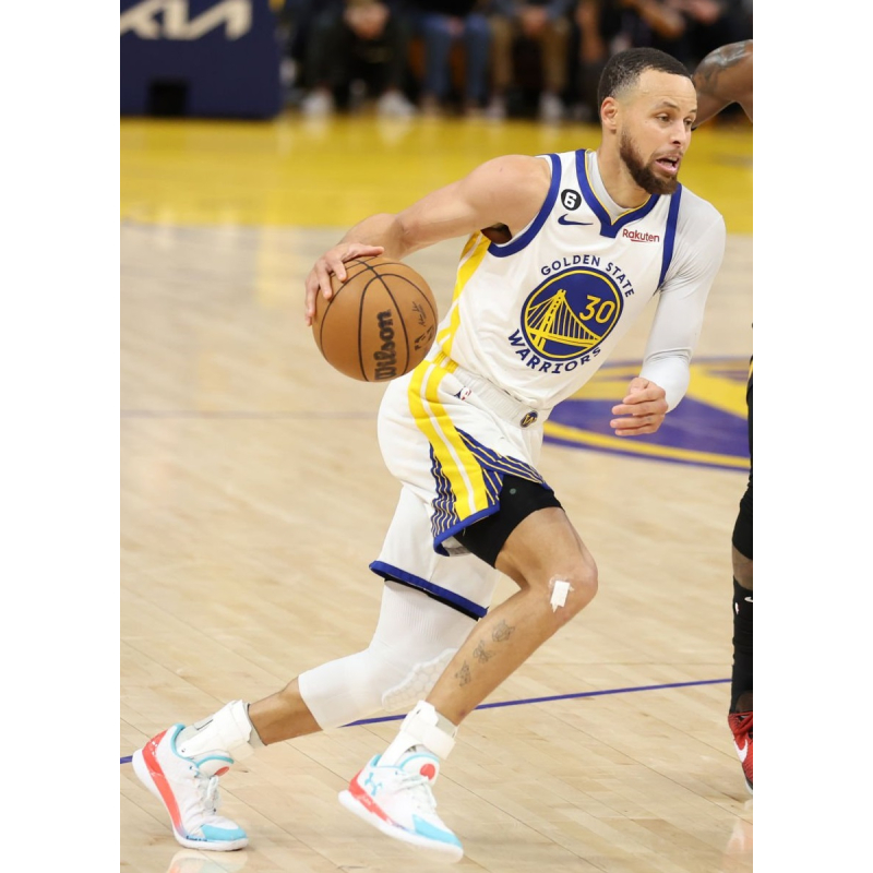 kixstats.com | Which basketball players wear Under Armour Curry 1